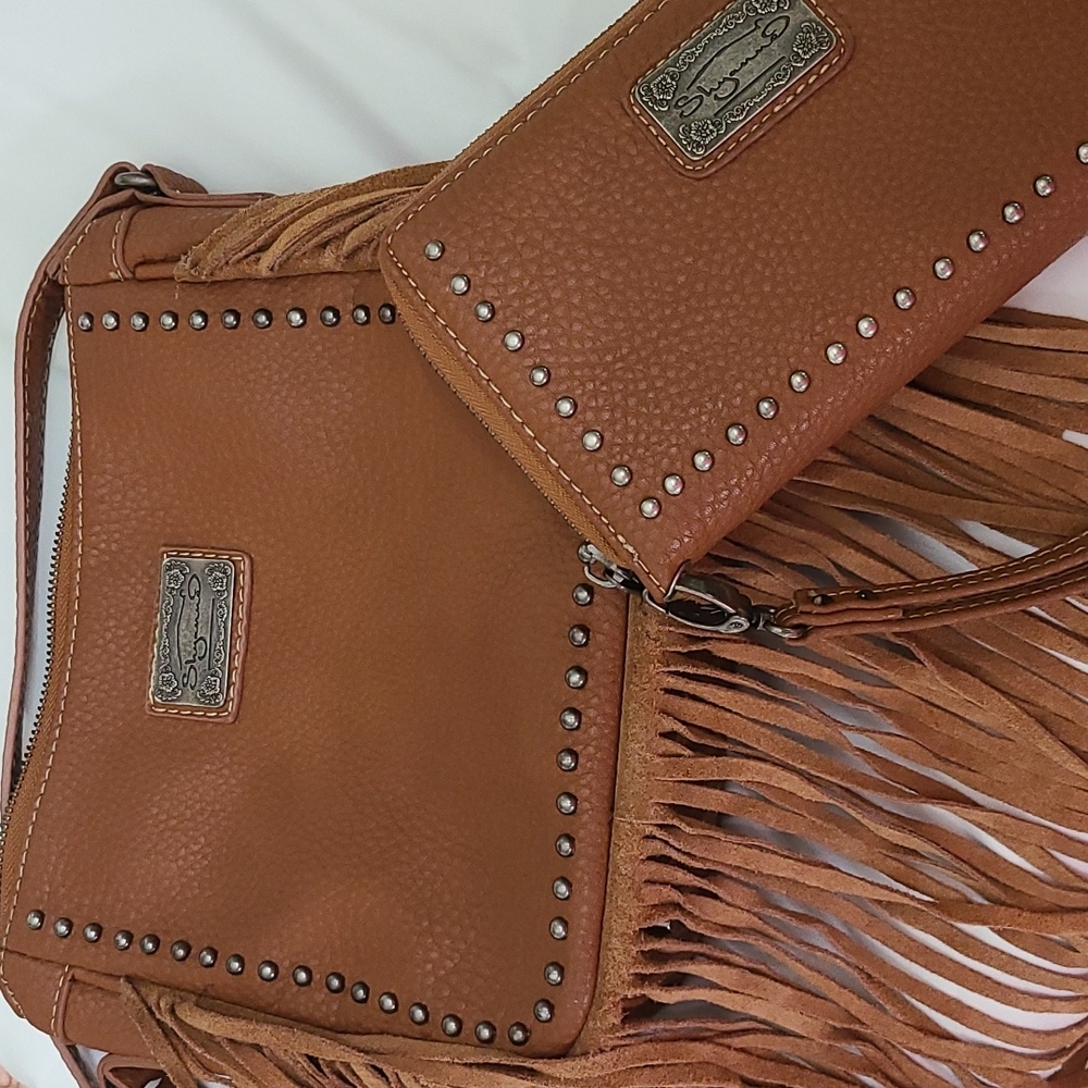 Shyanne crossbows bag with matching wallet